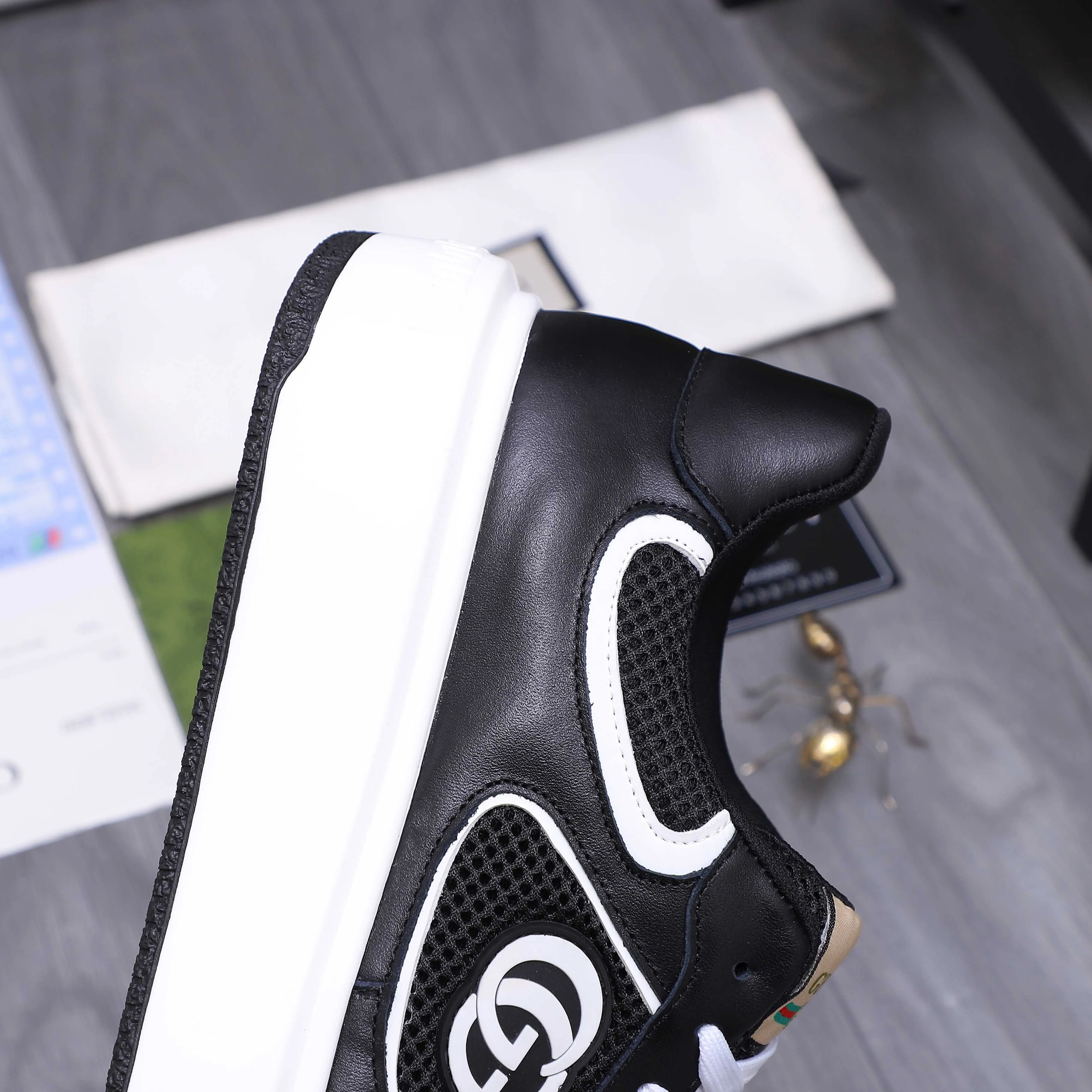Men's shoes 💰460 Product trademark: GUCCI "Gucci" men's casual sneakers Regular size: 38-44 Product material: Selected cowhide stitching mesh mesh lining cowhide insole rubber outsole